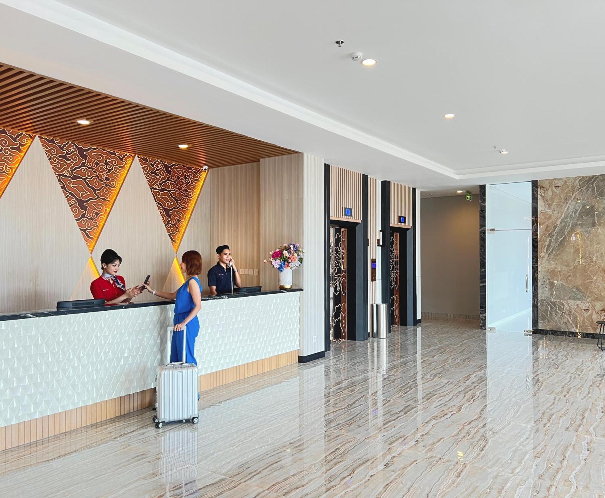 D'Primahotel Airport Sultan Hasanuddin Makassar Sudiang Экстерьер фото
